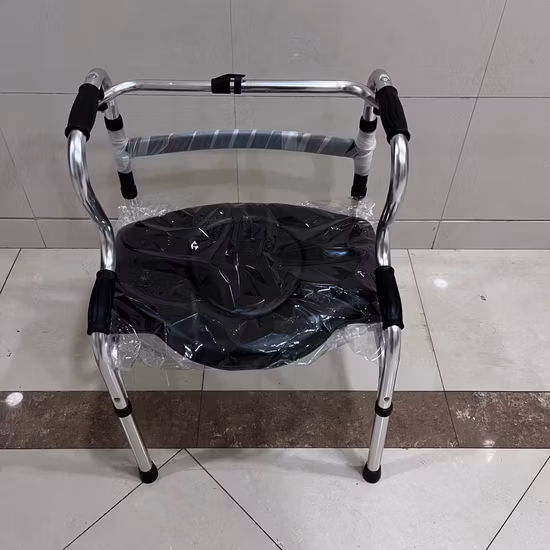 Rolo de caminhada de quatro rodas leve para idosos com design europeu ajustável para idosos